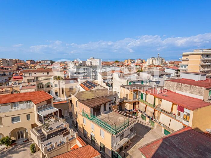 Appartamento quadrilocale in vendita in Via Aniello Palumbo, Giugliano In Campania