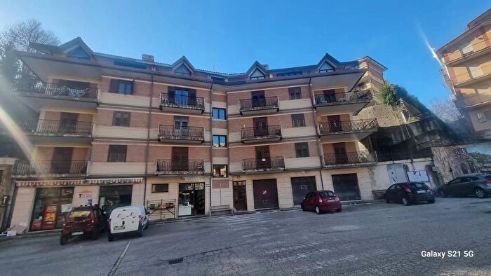 Appartamento con 5 locali in vendita in Via Giosuè Carducci, Chiusano Di San Domenico