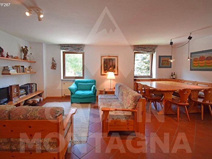 Appartamento trilocale in affitto in Via Rogge, Molina, CastelloMolina di Fiemme