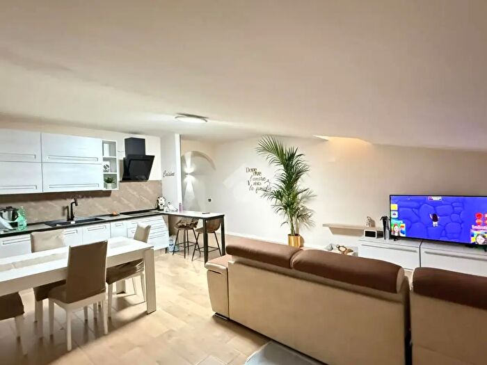 Appartamento bilocale in vendita in Via Vecchia Napoli, Napoli