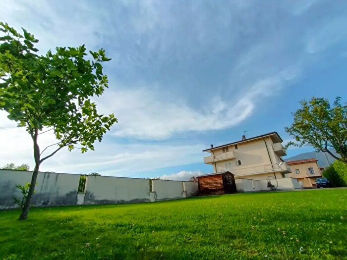 Casa con 5 locali in vendita in Montignoso