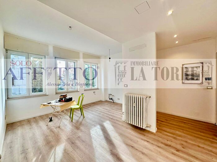 Appartamento trilocale in vendita in Via Savona, Alessandria