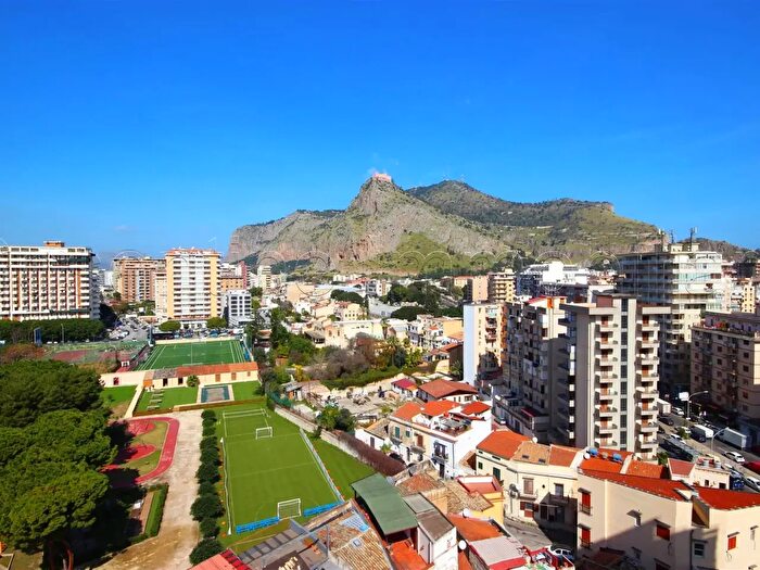 Appartamento con 5 locali in vendita in Palermo