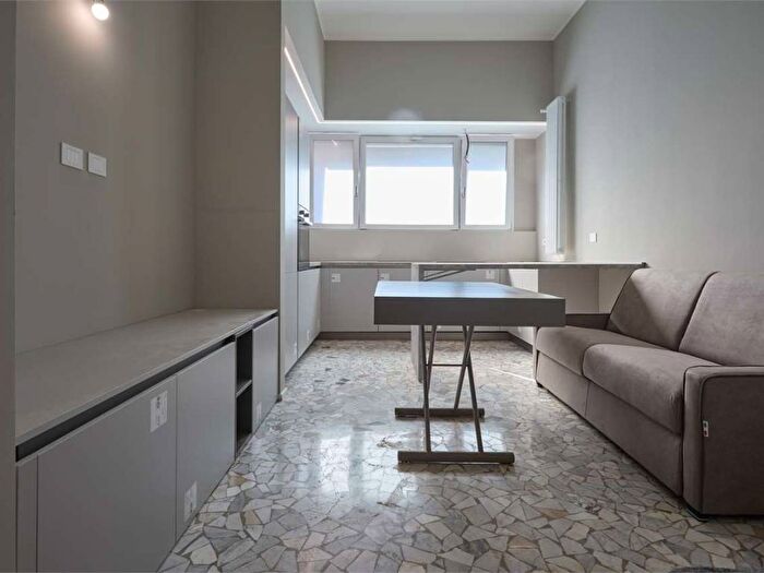 Appartamento bilocale in affitto in Via Fiuggi, Istria, Milano