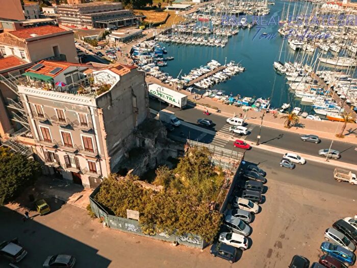 Appartamento bilocale in vendita in Via Cala, Palermo