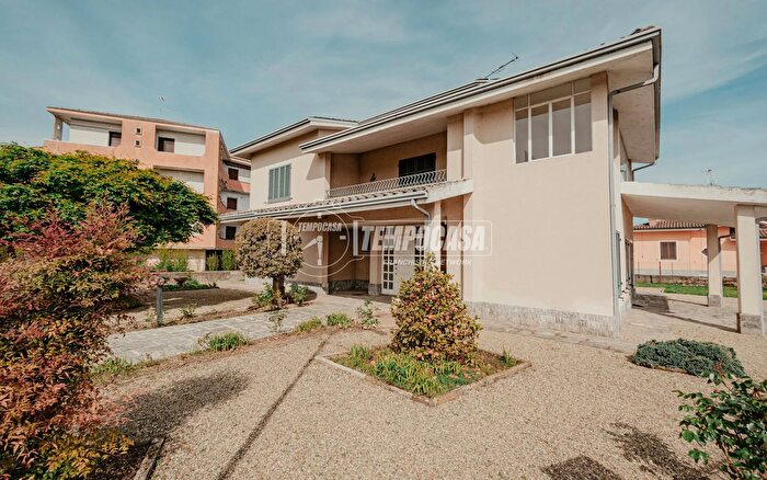 Casa con 9 locali in vendita in Via Raitè, Sartirana Lomellina