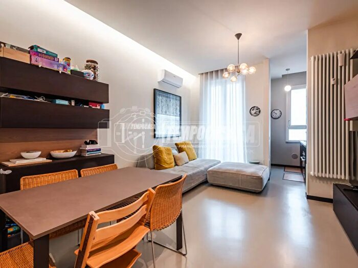 Appartamento trilocale in vendita in Via Schiaparelli, Milano