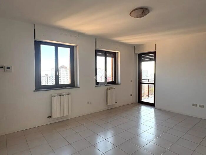 Appartamento trilocale in vendita in Via Emma Gramatica, Parma