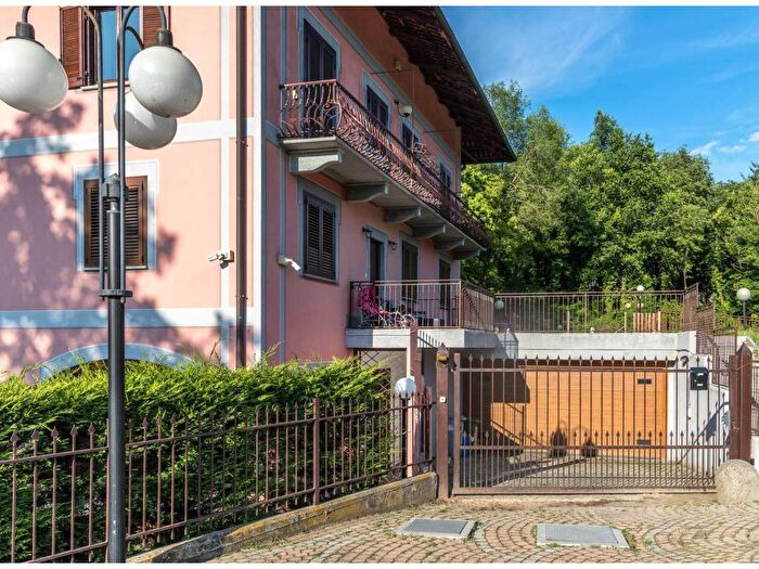 Appartamento trilocale in affitto in Via Francesco Petrarca, Santa Brigida, Moncalieri