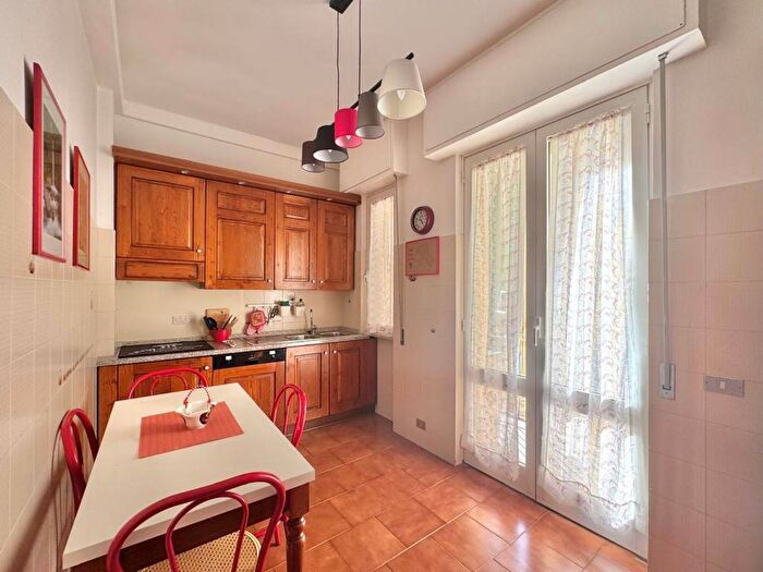 Appartamento trilocale in affitto in Via Erbosa, Europa, Firenze