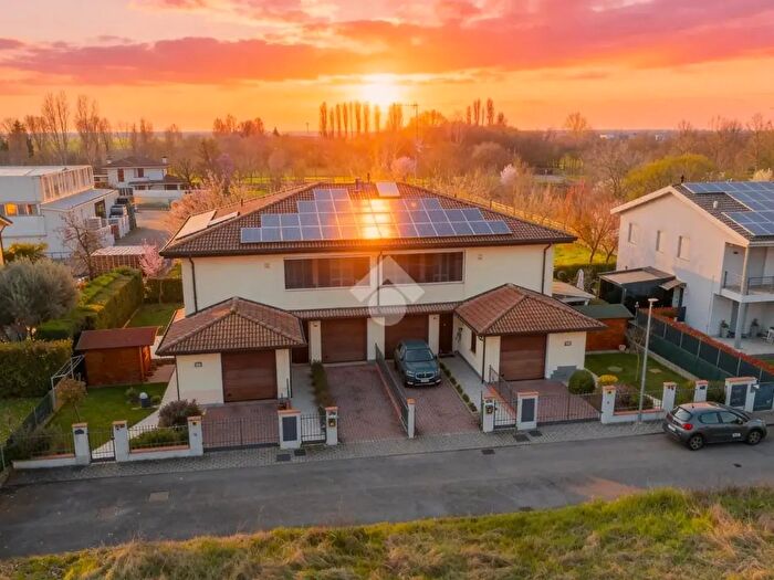 Appartamento trilocale in vendita in Via Giovanni Palatucci, Fabbrico