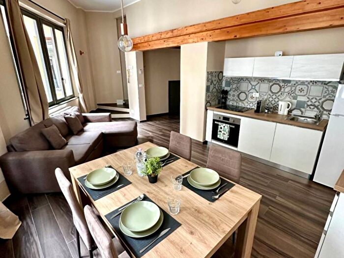 Case in Vendita e in Affitto - 2