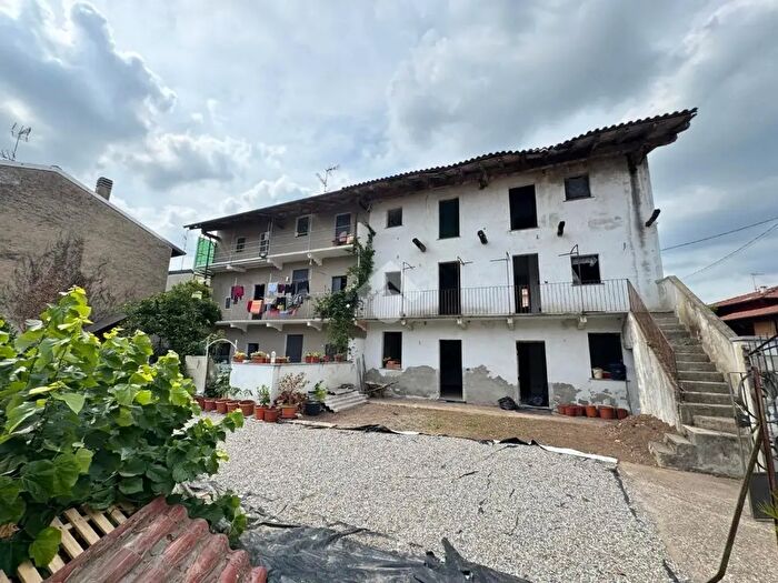 Casa con 5 locali in vendita in Via XXIV Maggio, Bellinzago Novarese