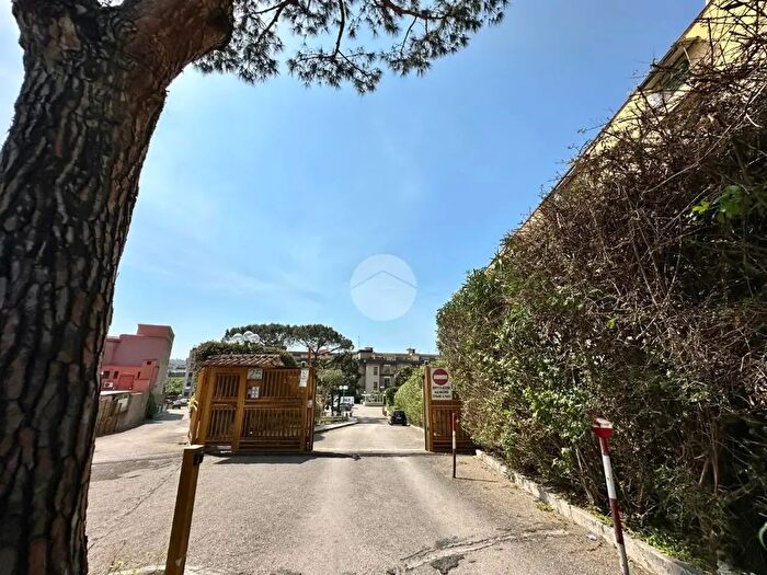 Appartamento quadrilocale in vendita in Via Antonio Beccadelli, Napoli