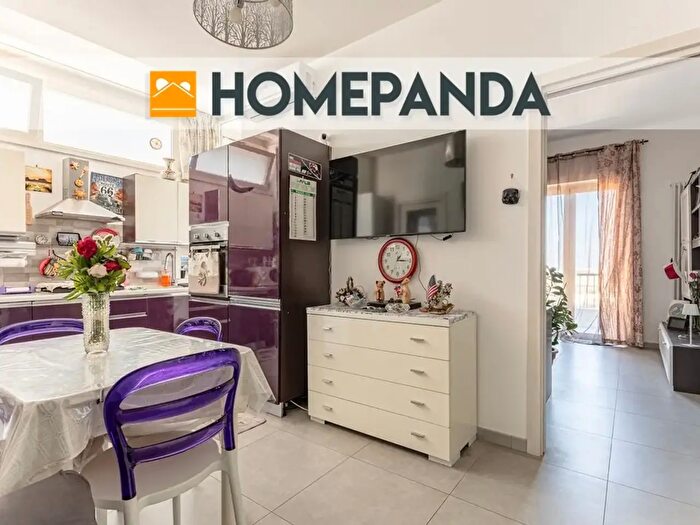 Appartamento trilocale in vendita in Via Michele Mirenghi, Bari
