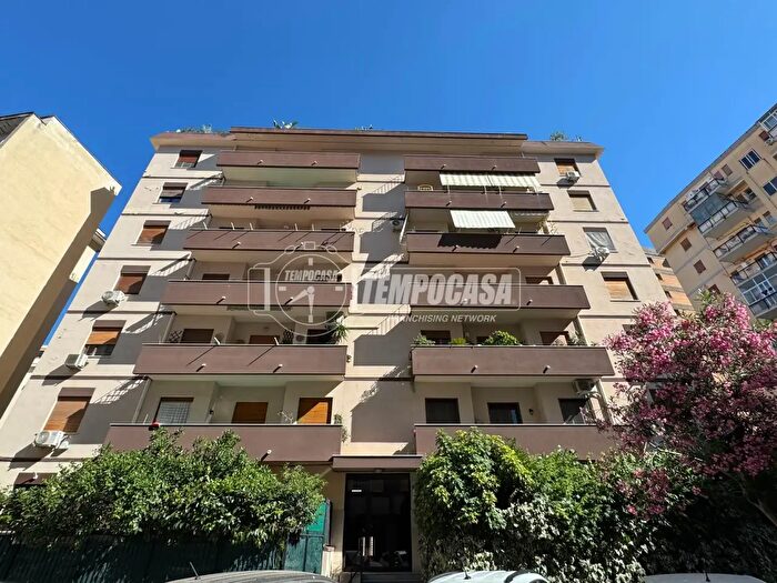 Appartamento con 5 locali in vendita in Via Dalmazia, Palermo