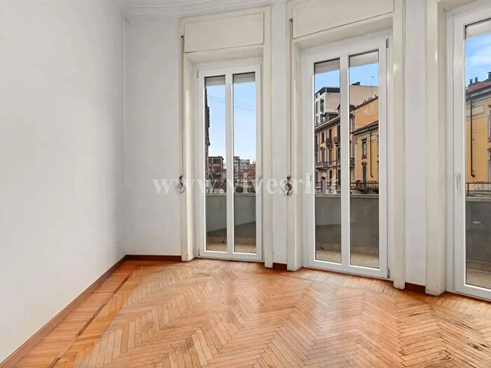 Appartamento quadrilocale in vendita in Via Alfonso Lamarmora, Milano