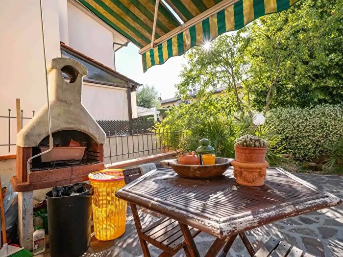 Casa con 5 locali in vendita in Via delle Betulle, Campi Bisenzio