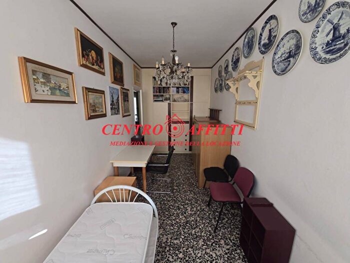 Appartamento trilocale in affitto in Via Umberto Olevano, Città Giardino, Pavia