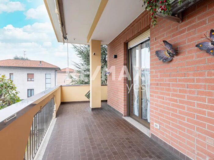 Appartamento quadrilocale in vendita in Viale Lombardia, Limbiate