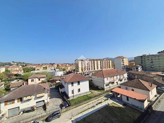 Appartamento quadrilocale in vendita in Via Michelangelo Buonarroti, Acqui Terme