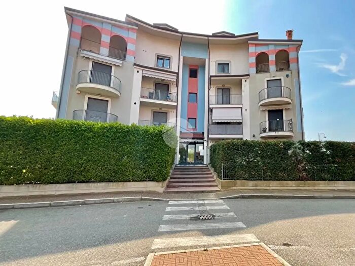 Appartamento trilocale in vendita in Via Giotto, Leini'
