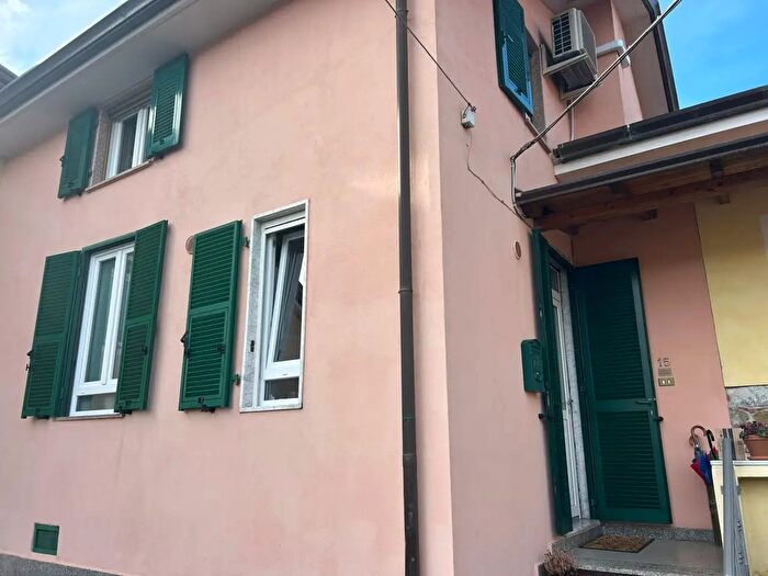 Casa con 5 locali in vendita in Sarzana