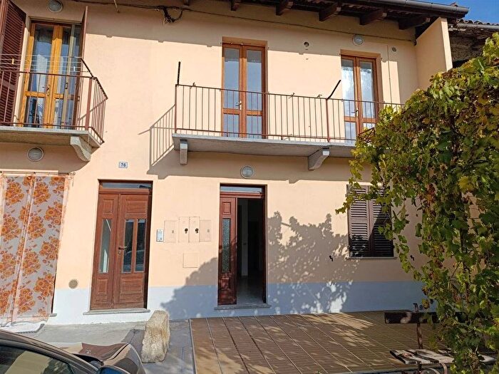 Appartamento quadrilocale in affitto in Quarto Valenzani, Asti