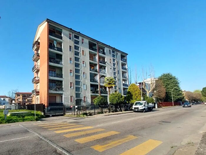 Appartamento trilocale in vendita in Via Milano, Vittuone