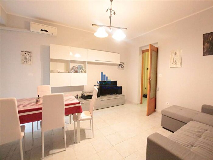 Appartamento bilocale in affitto in Via Principe Nicola, Province Veneto, Catania