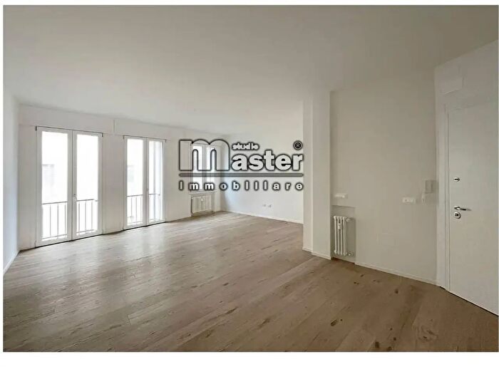Appartamento quadrilocale in vendita in Via Roma, Treviso