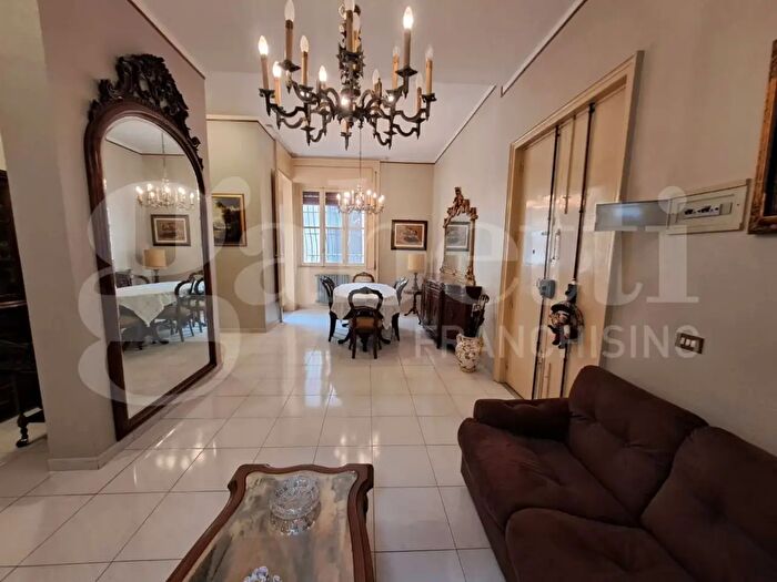 Appartamento con 5 locali in vendita in Via Matteo Renato Imbriani, Catania