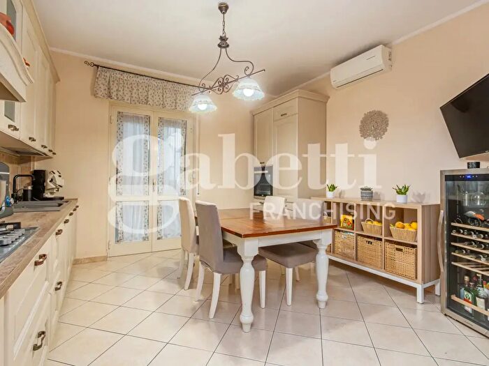 Appartamento quadrilocale in vendita in Via Fratelli Bandiera, Qualiano