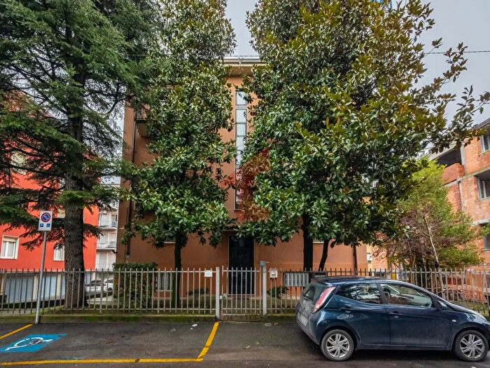 Appartamento quadrilocale in vendita in Via Antonio Canova, Parma