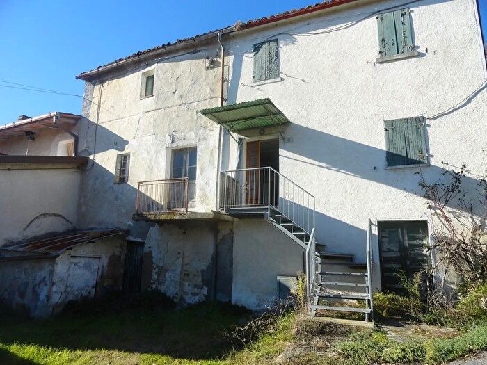 Casa con 10 locali in vendita in Secchiano, Novafeltria