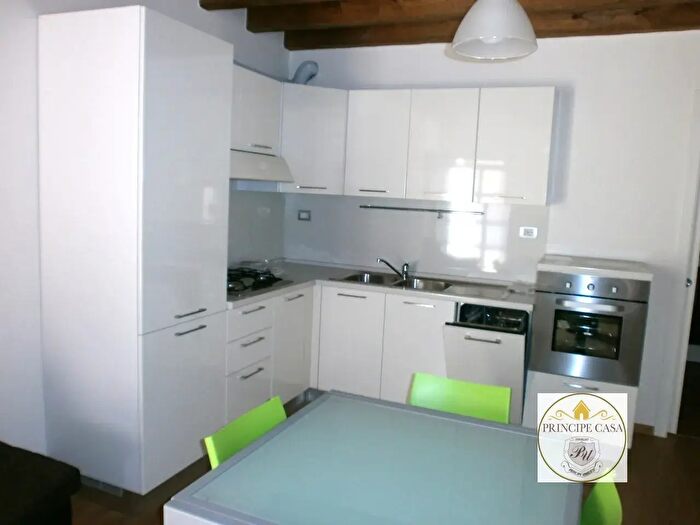 Casa bilocale in affitto in Via Principe Umberto B, Este