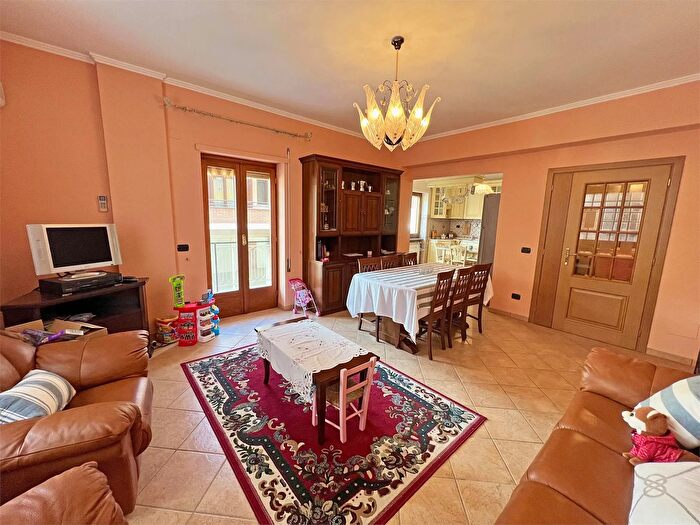 Appartamento con 5 locali in vendita in Atina