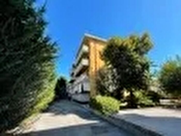 Appartamento con 6 locali in vendita in Via San Rocco Pagani, Pagani