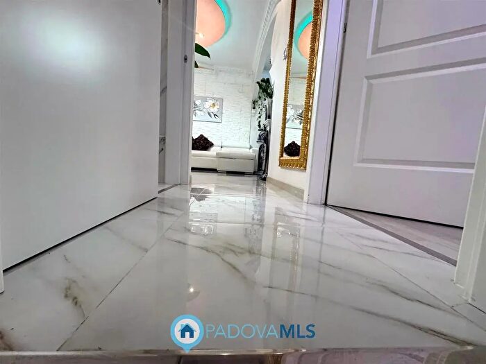 Appartamento trilocale in vendita in Via Tiziano Vecellio, Padova