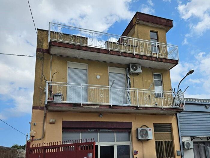 Appartamento trilocale in affitto in Via Due Vanelle, Calatafimi Alta, Palermo