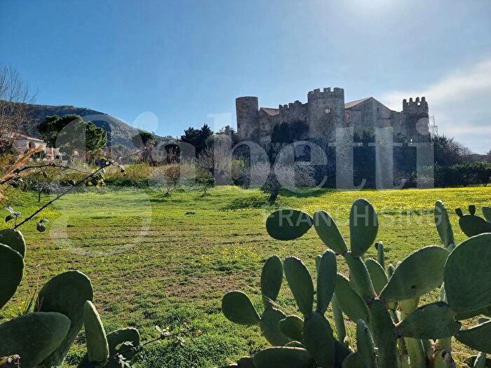 Appartamento con 5 locali in vendita in Via Alcide De Gasperi, Sangineto