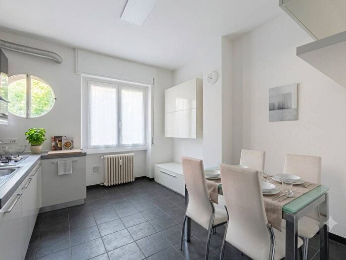 Appartamento trilocale in affitto in Via Giosuè Borsi, Navigli Darsena, Milano