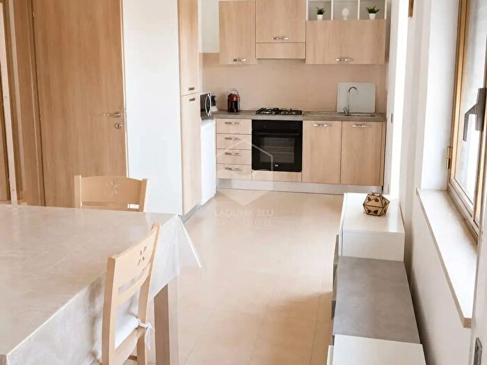 Appartamento trilocale in vendita in Via Mazara, Marsala