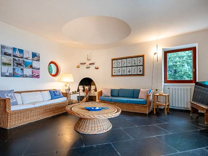 Casa con 5 locali in affitto in Punta Rossa, San Felice Circeo