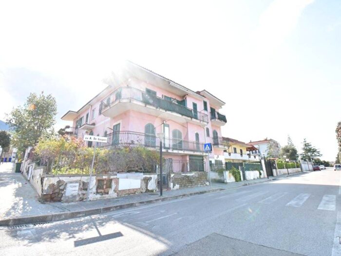 Appartamento trilocale in affitto in Via Cavalieri di Vittorio Veneto, Centro, Pollena Trocchia