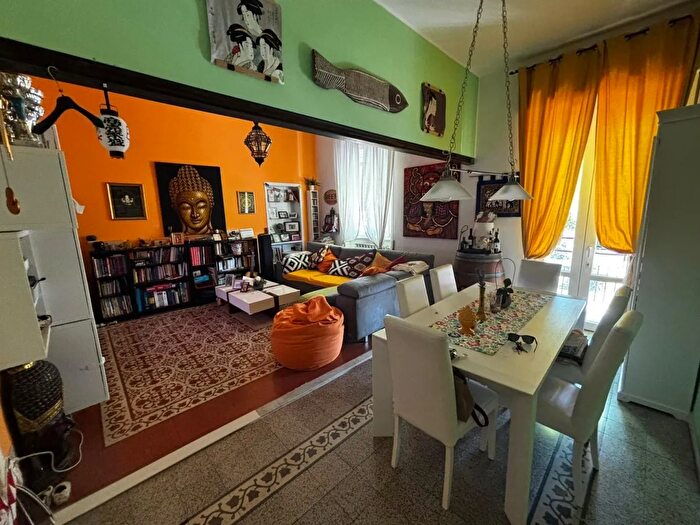 Appartamento con 5 locali in vendita in Viareggio