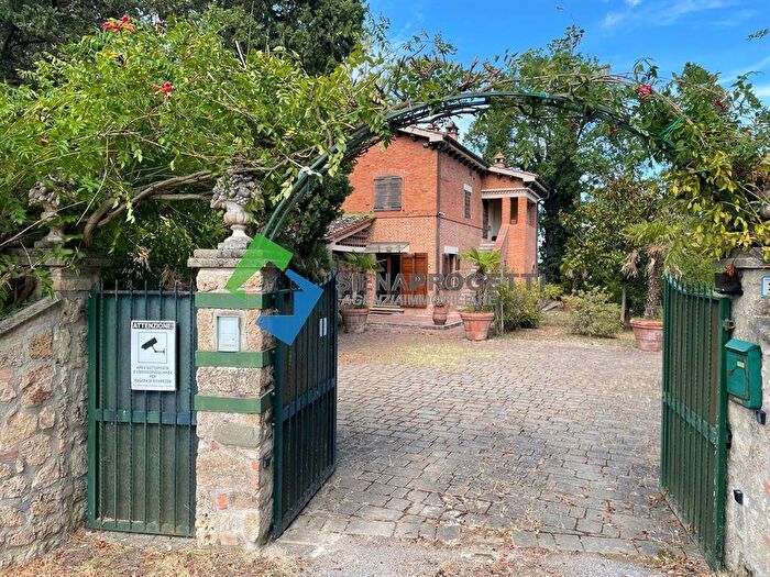 Casa con 12 locali in vendita in Sp, Cetona