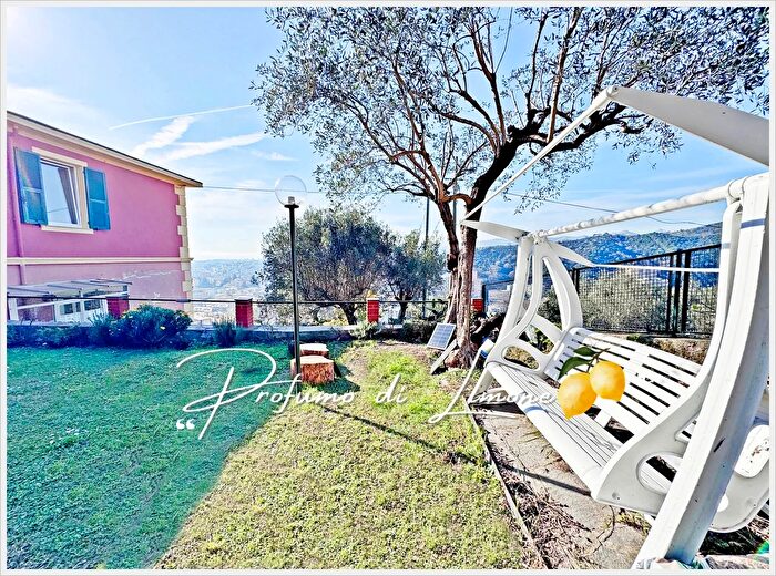 Appartamento con 5 locali in vendita in Via Bocciardo, Genova