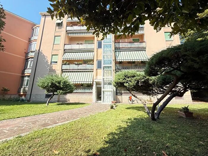 Appartamento trilocale in vendita in Via Prati, Verona