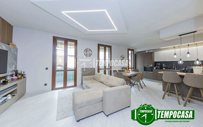 Appartamento trilocale in vendita in Via Giuseppe Verdi, Vidigulfo